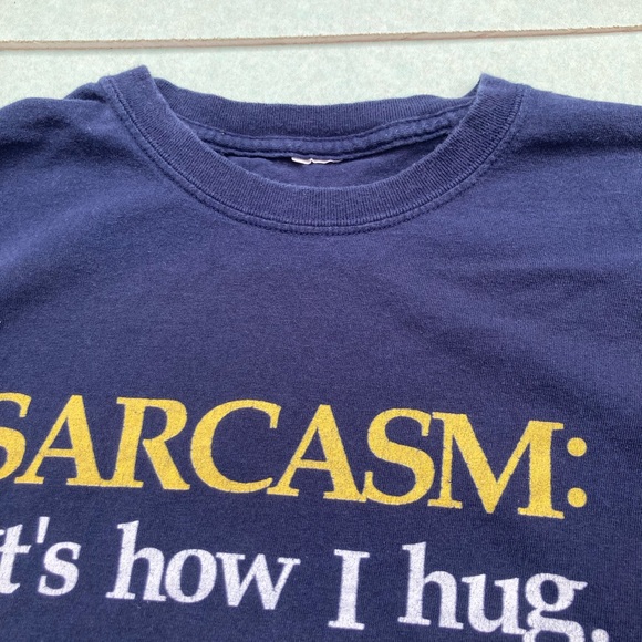 Vintage Y2K sarcasm is how I hug spell out comedy tee great condition size L - Picture 3 of 3